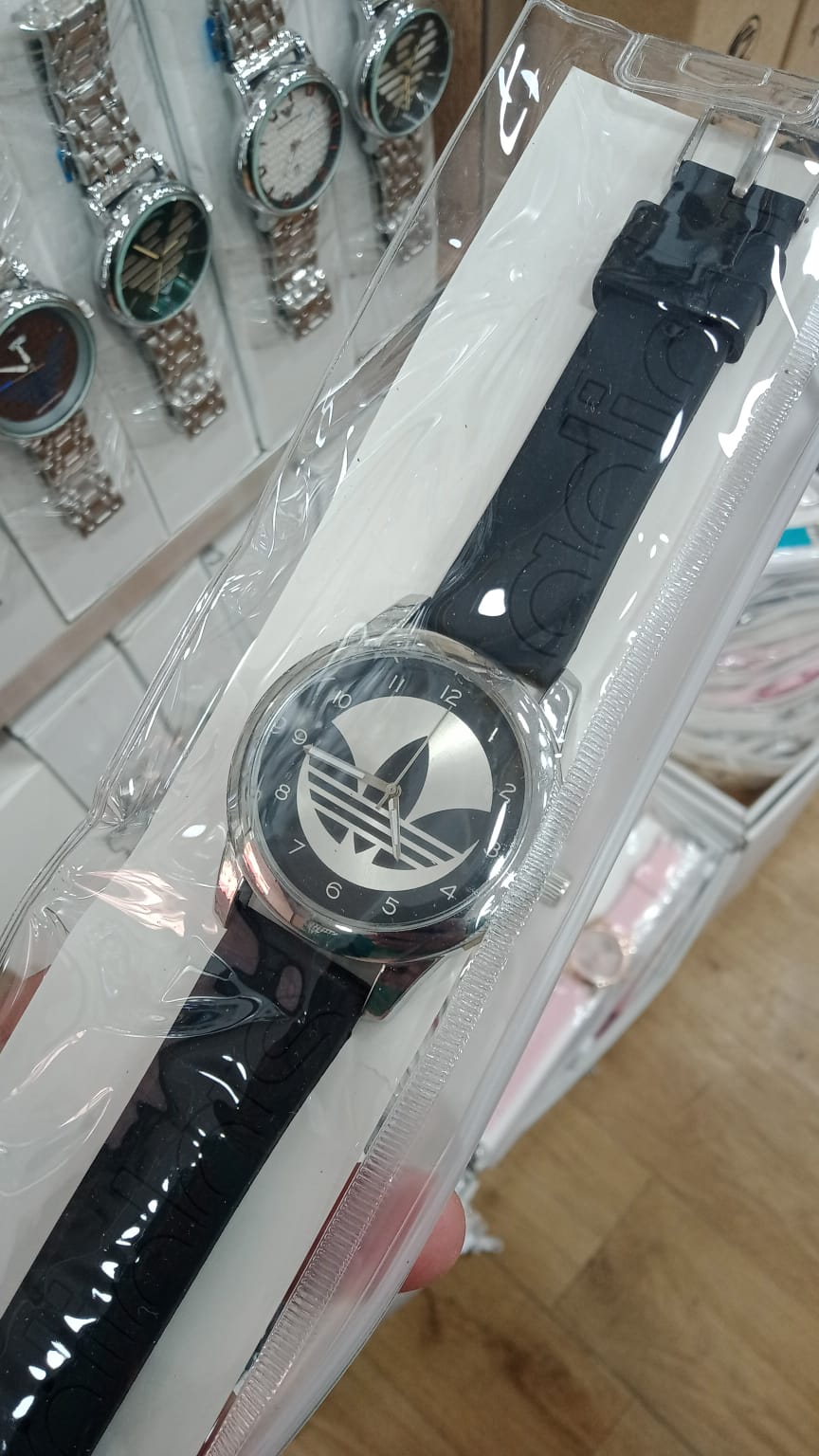 ساعة بسوار سيليكون ✨ Montre en silicone