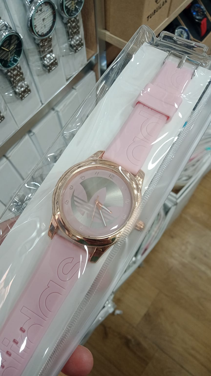ساعة بسوار سيليكون ✨ Montre en silicone