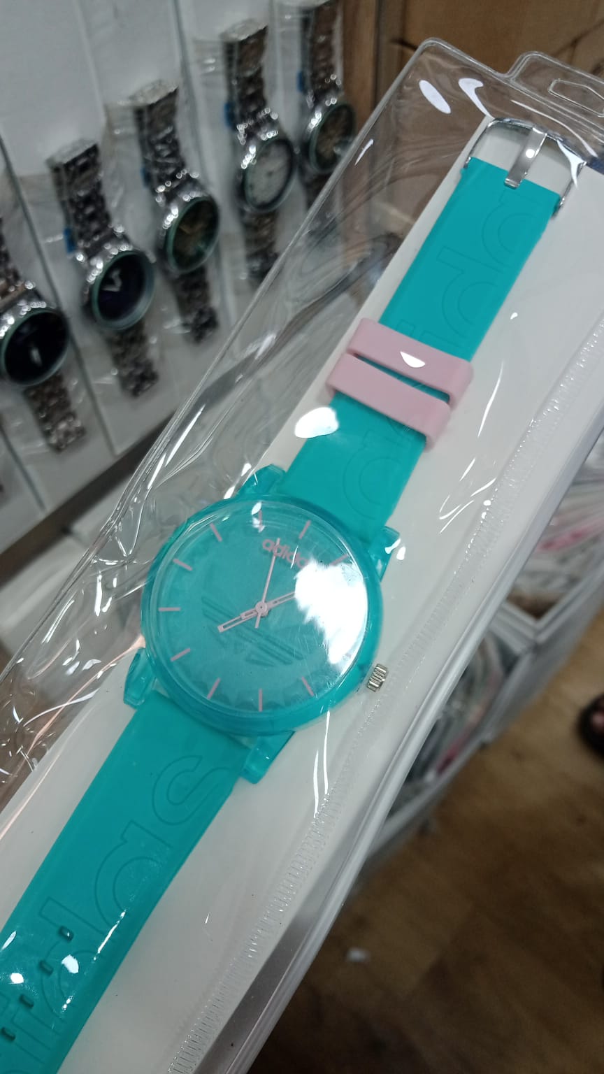ساعة بسوار سيليكون ✨ Montre en silicone